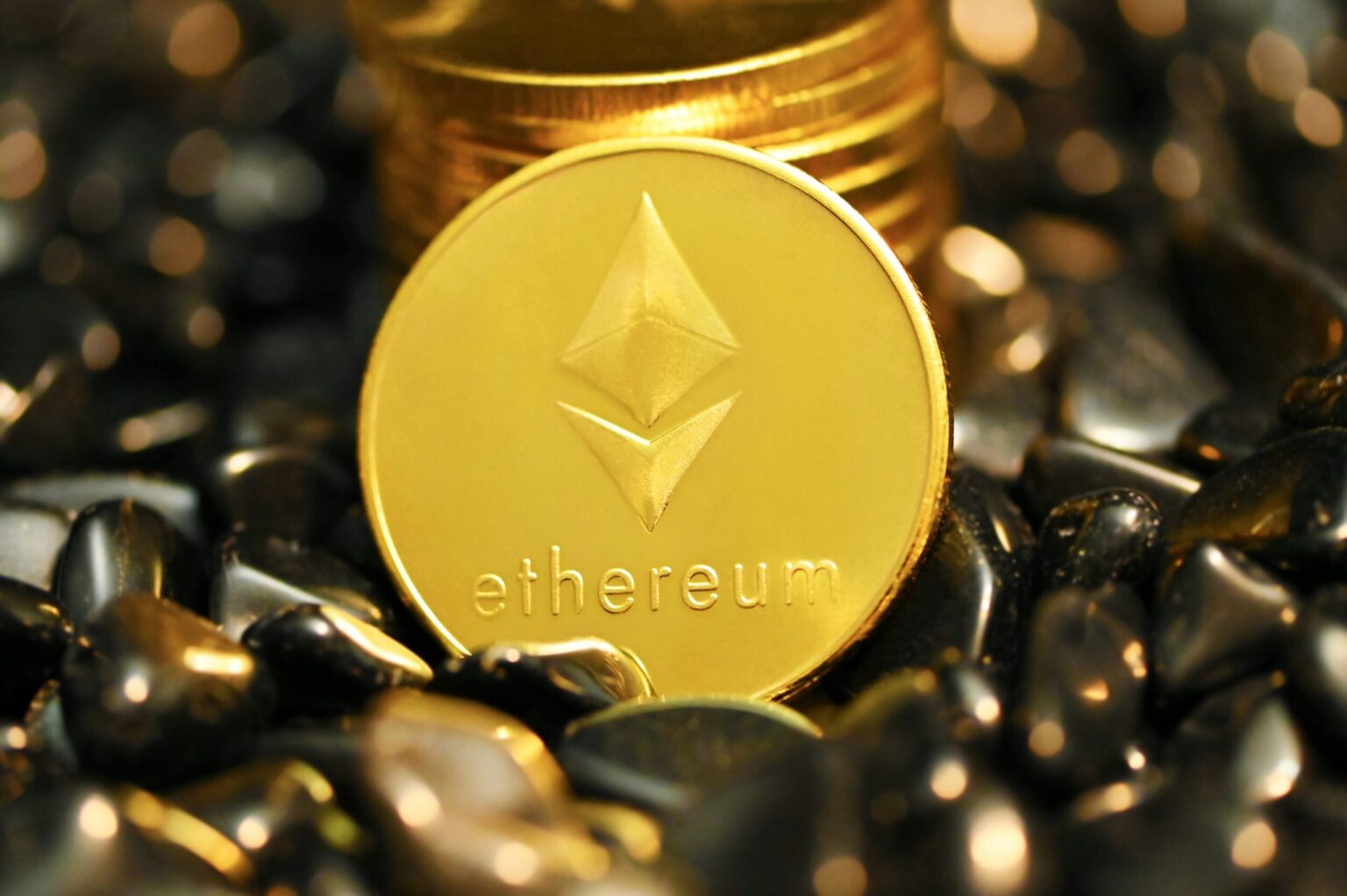 Ethereum Plunge Possible ETH Under Threat as Selling Tension Mounts scaled