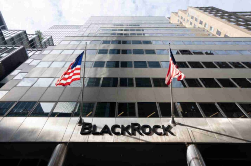 BlackRock Sells $900M in Crypto Within a Week BlackRock Sells 900M in Crypto Within a Week