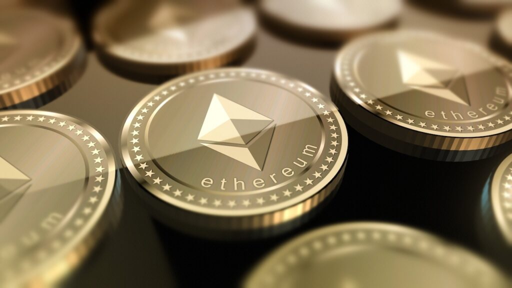 Ethereum’s Head & Shoulders: Crash Predicted Under $4,000 Ethereums Head Shoulders Crash Predicted Under 4000